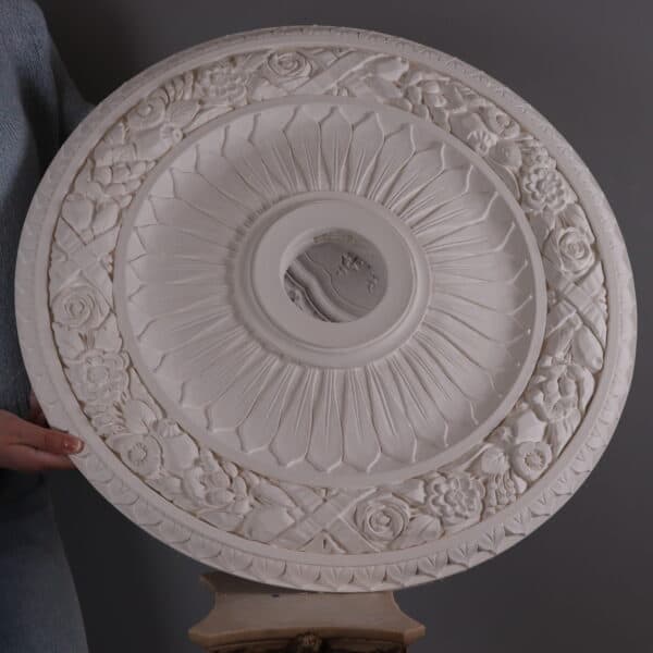 DM4074 Victorian Plaster Ceiling Rose 620mm