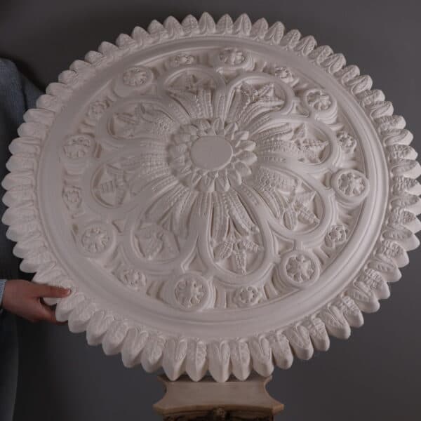 DM7001 Victorian Ceiling Rose 795mm